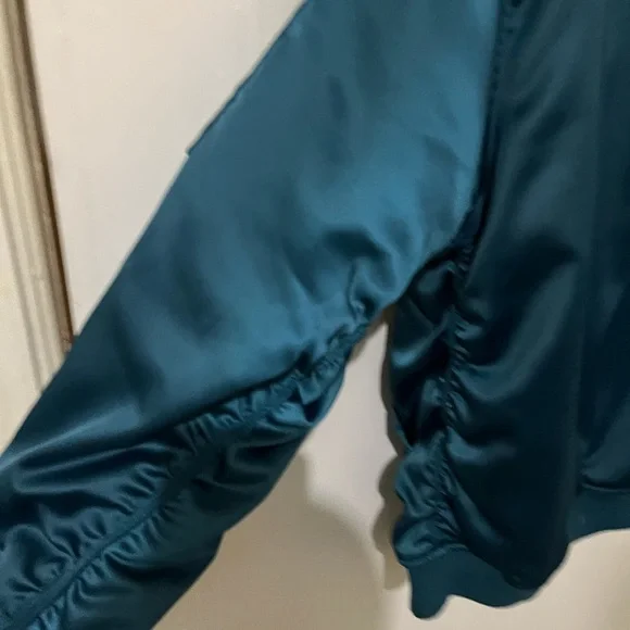 Mnml bomber - Picture 3 of 3